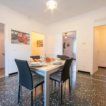 The Red Cat House Apartment Alassio