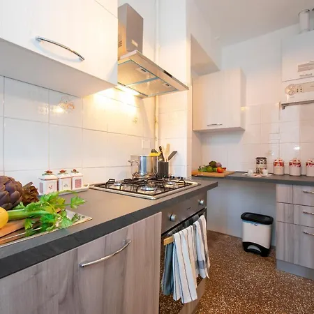 The Red Cat House Apartment Alassio