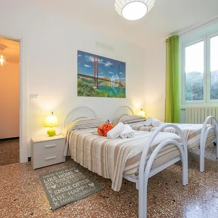 Apartment The Red Cat House Alassio