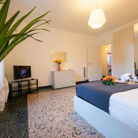 The Red Cat House Apartment Alassio